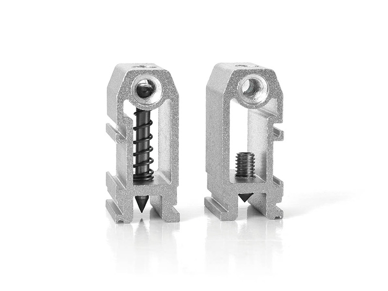 一体膨胀注胶角码